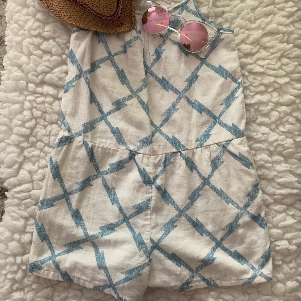 Baby Gap Girls’ white Geometric Romper Sz 5 EUC